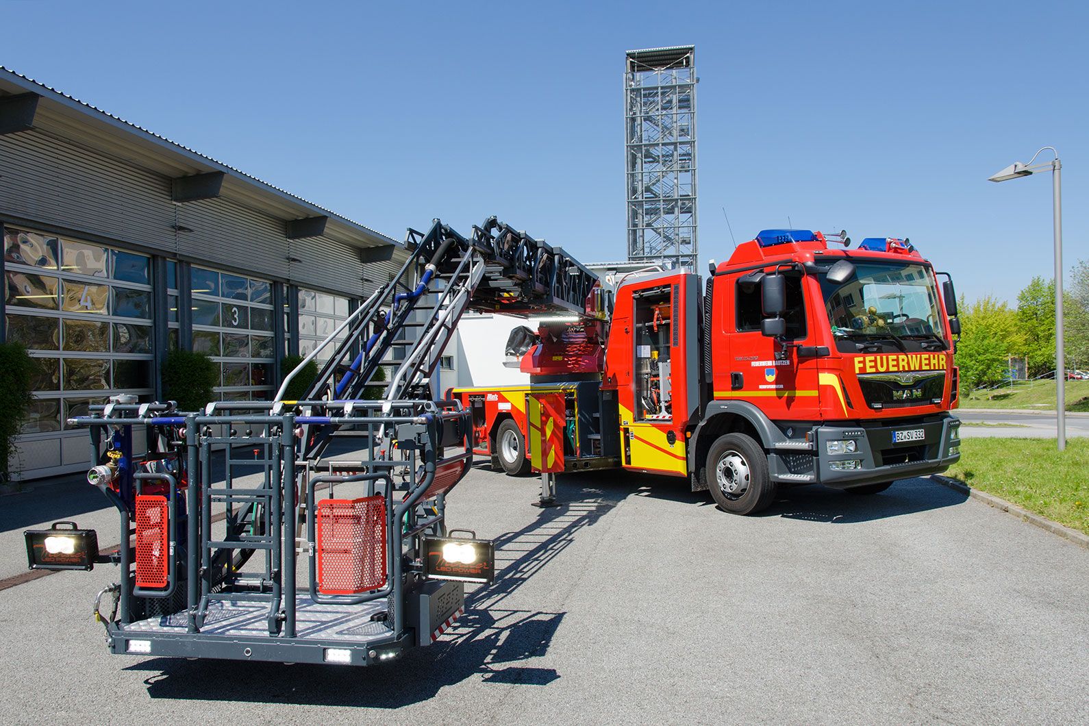 DLA(K) L32A XS (Drehleiter Automatik mit Korb)